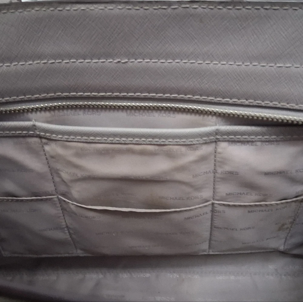 Michael Kors Quinn Gray Crossbody Bag with a Structured Design  13